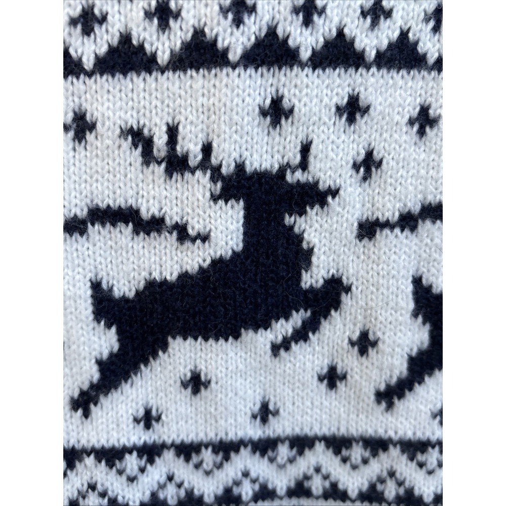 Dec. 25th Women's L NWT White Navy Snowflake Deer LS Button Up Knit Cardigan - Picture 6 of 15
